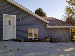 394 Prairie Run, Grafton, WI 53024