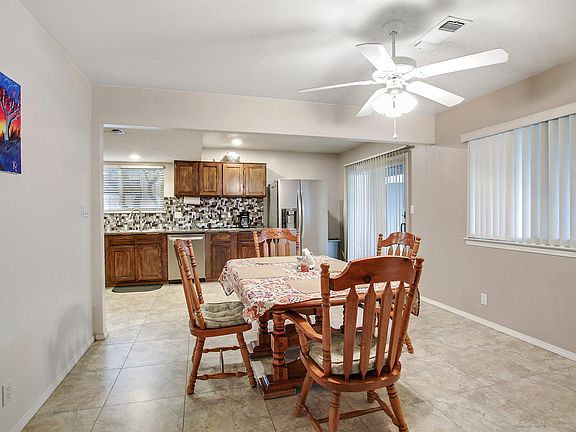5th image of 10500 Malaguena Ln NE