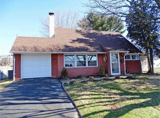 58 Indigo Rd, Levittown, PA 19057