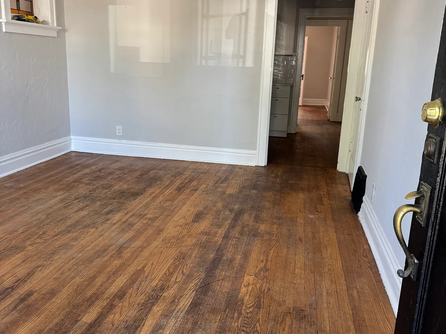 1 bed, 800 sqft, $985 — Photo 2