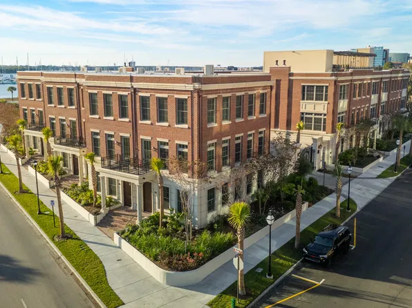 334 Broad St, Charleston, SC 29401