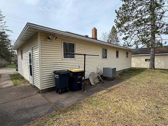 2nd image of 924 N Hemlock St