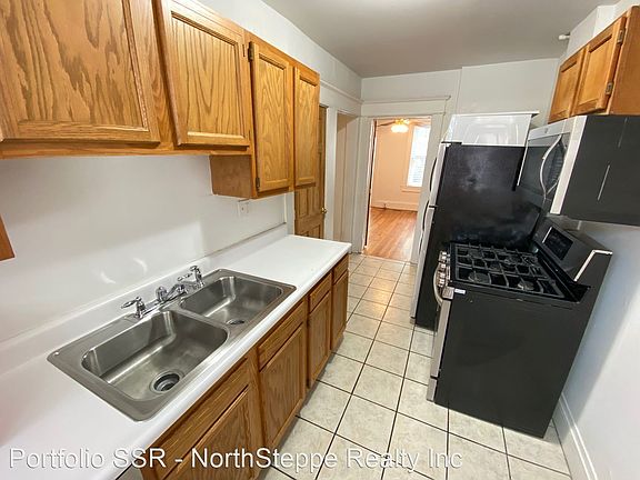 4th image of 12 E Norwich Ave APT 3
