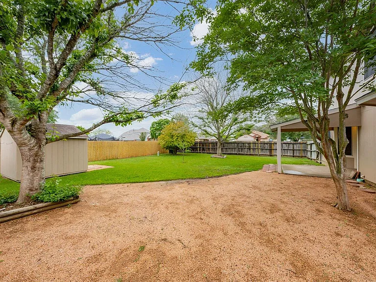 237 Sunshadow Dr — Photo 8