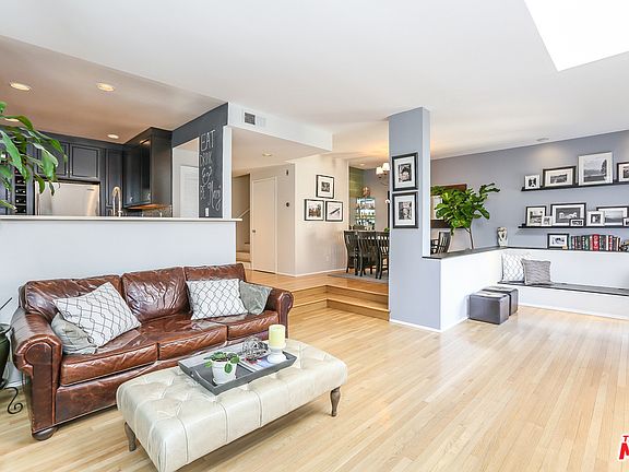 3rd image of 514 S Barrington Ave APT 116