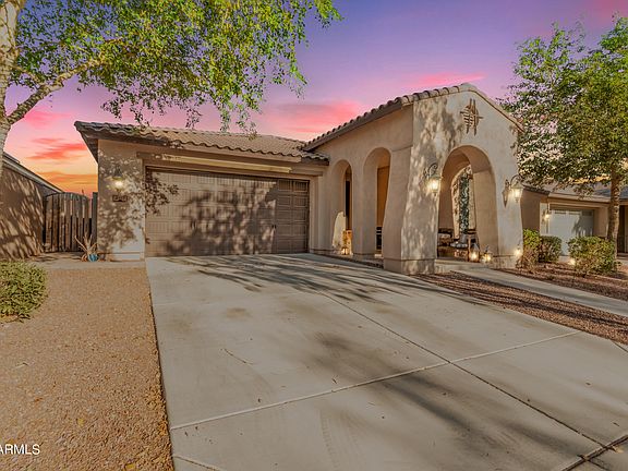 4th image of 2717 N ACACIA Way