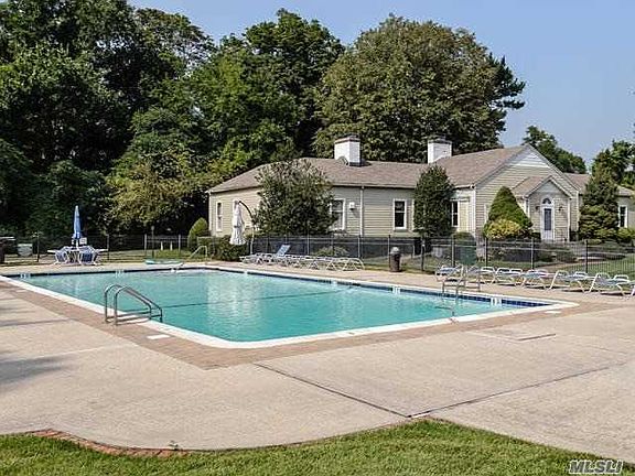 5th image of 16 Swan Ct