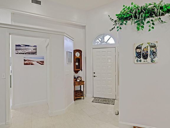 5th image of 1602 Rosewood Way