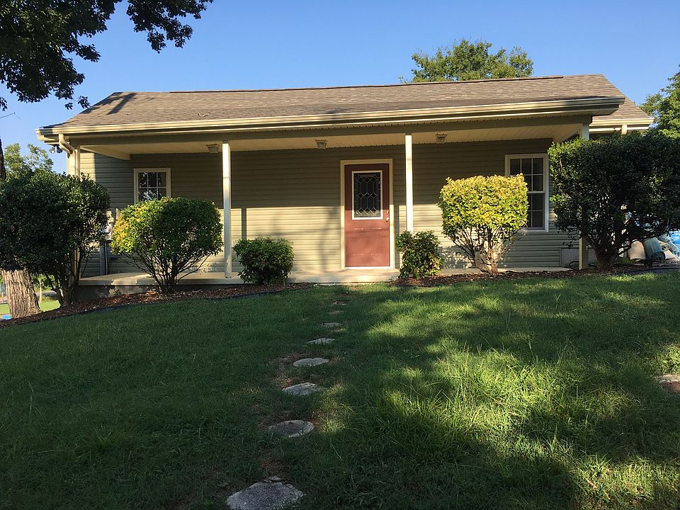 1st image of 368 Oak St