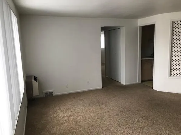 20811 Littlestone Rd, Harper Woods, MI 48225