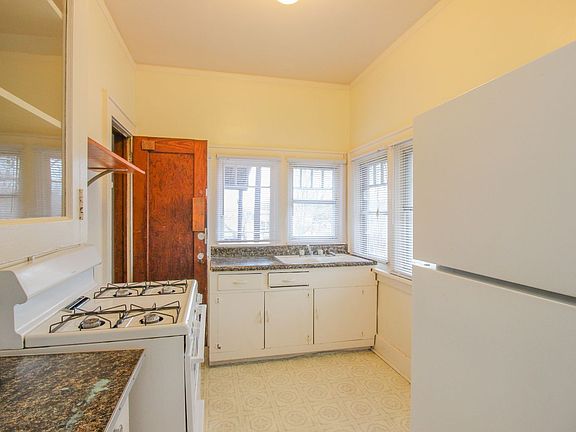 4th image of 1111 E Walnut St #102