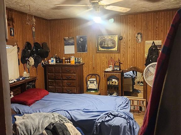 4th image of 301 N Hampton St