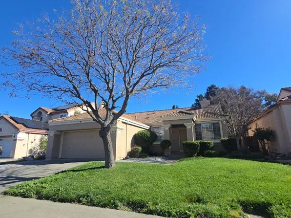 690 Laurelwood Cir, Vacaville, CA 95687