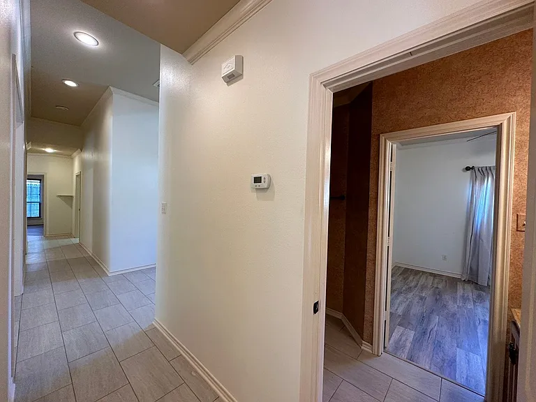 626 Huntwick Ln — Photo 15