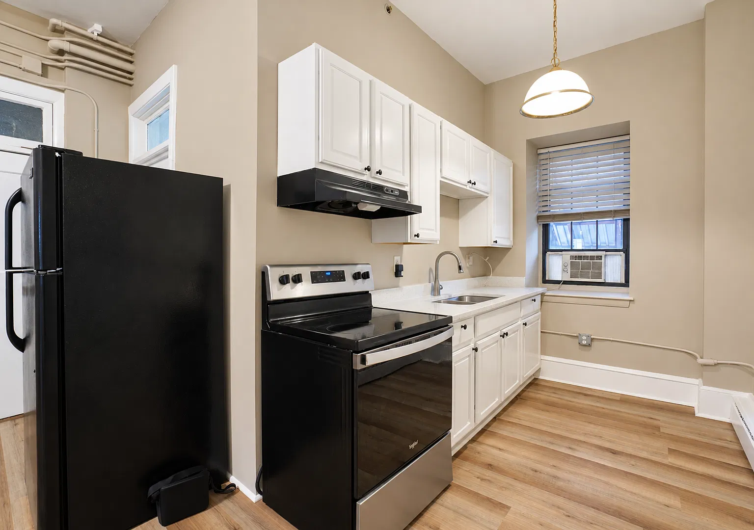 26 Main St Woonsocket Ri 02895-4313 — Photo 2