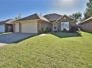 609 Tudor Ln, Edmond, OK 73003