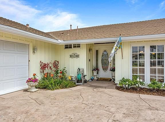 5th image of 204 Bent Twig Ave