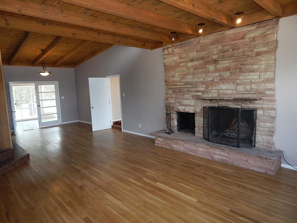 1st image of 1905 Conejo Dr