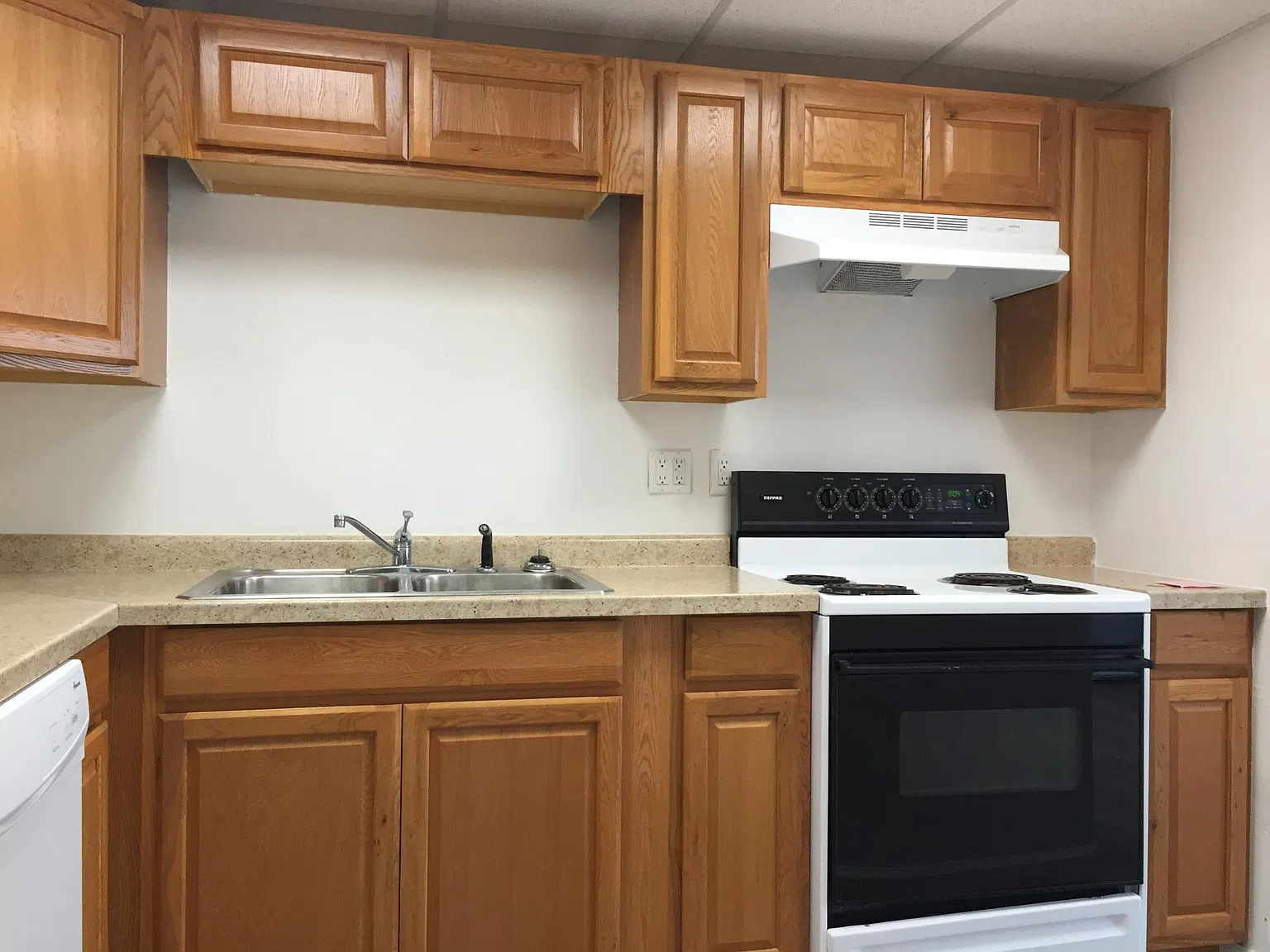 2 bed, 950 sqft, $895 — Photo 2