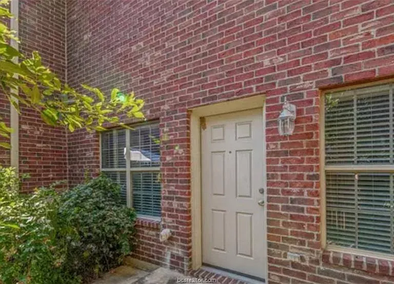 318 Forest Dr — Photo 4