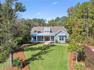 191 Maiden Creek Dr, Waverly, GA 31565