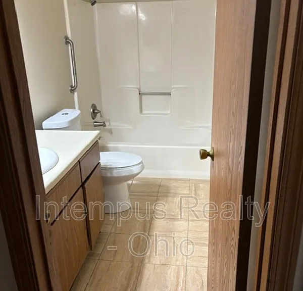 7464 Huntington Dr #1 — Photo 5