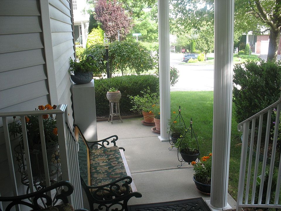 2nd image of 1 Magnolia Ln #2101