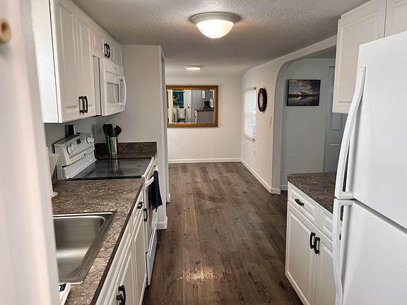 3rd image of 213 Jessica St S #A & B