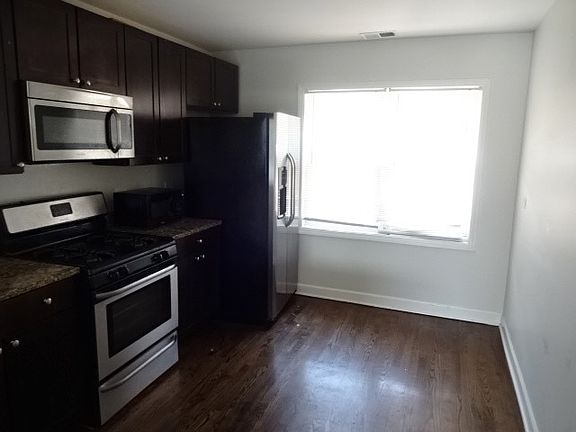 4th image of 6433 N Damen Ave APT 3W
