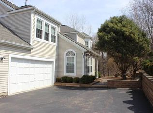 129 Killarney Dr, Niskayuna, NY 12309