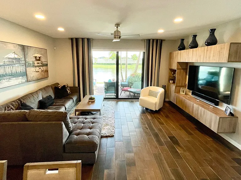 4218 N Dixie Hwy #63 — Photo 9