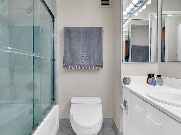 5th image of 330 E 38th St APT 38O