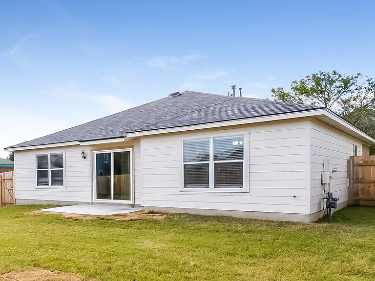 15810 Brisbane Dr — Photo 16