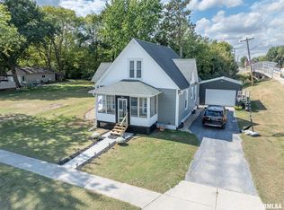 306 N Harshbarger St, Abingdon, IL 61410