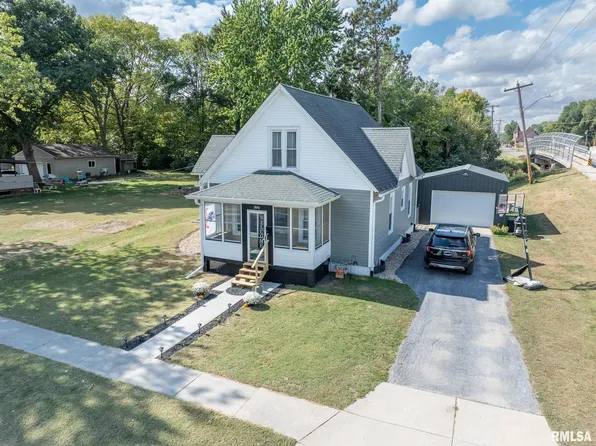 306 N Harshbarger St, Abingdon, IL 61410