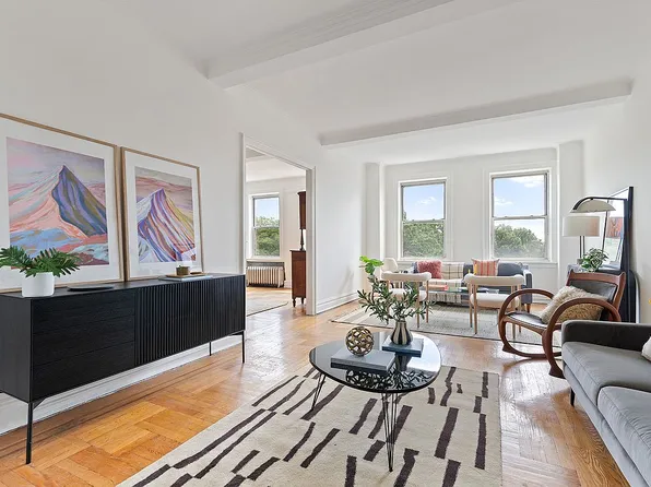 41 Eastern Pkwy APT 8B, Brooklyn, NY 11238