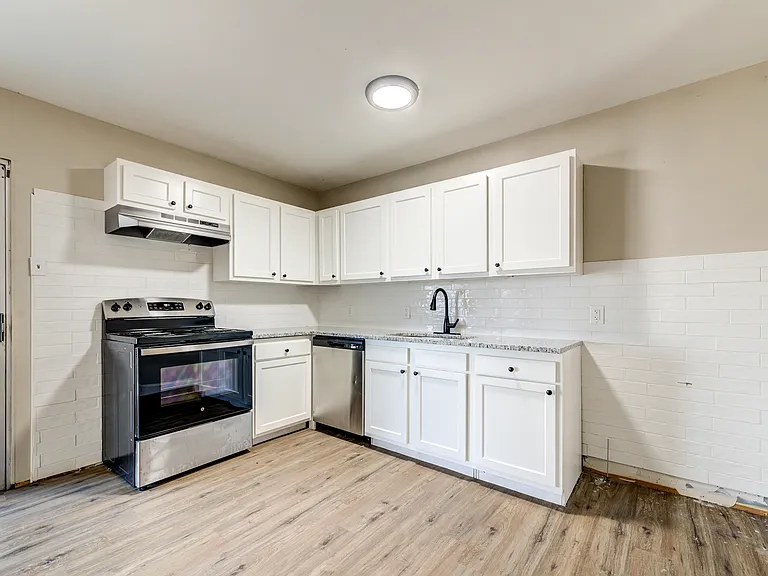 8435 Bridle Spur Dr — Photo 19