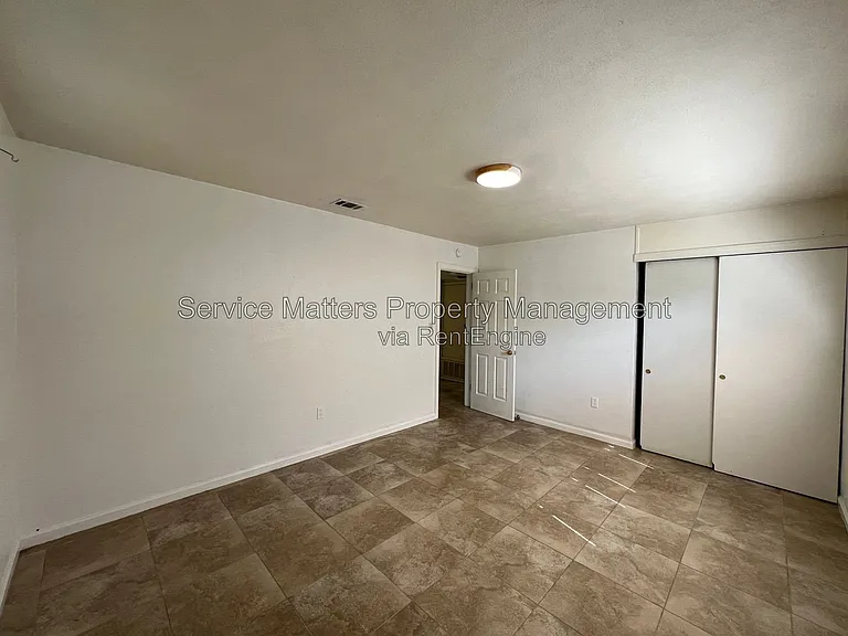 121 Berkley Dr — Photo 12