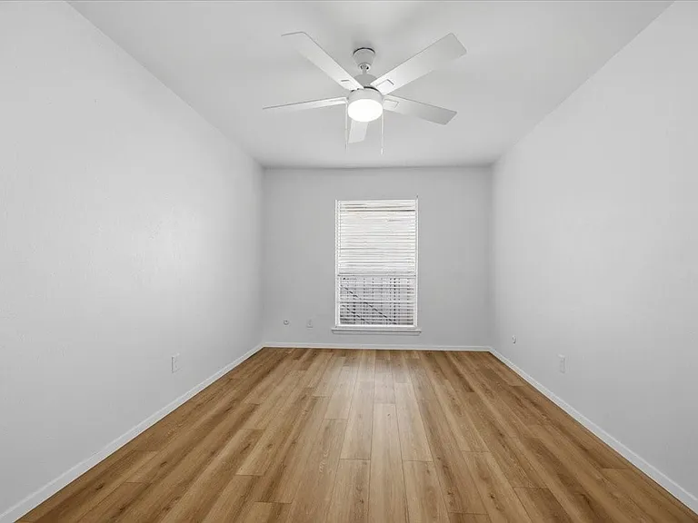 133 N Bailey Ave — Photo 18