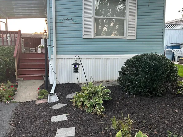105 Silver Wind Ct S, Lancaster, PA 17603