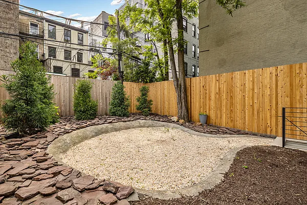 Rented by Compass | media 23