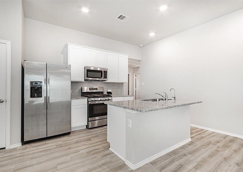 1st image of 445 Camas Creek Ln