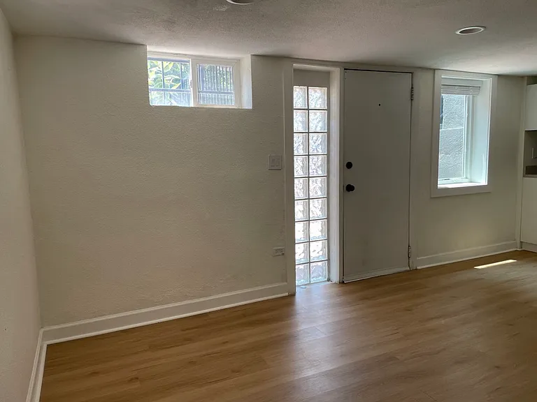2901 W 34th Ave — Photo 6