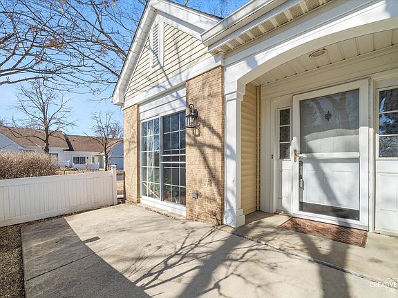 3rd image of 21011 W Snowberry Ct