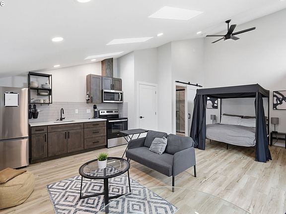 4th image of 520 Ethan Ct