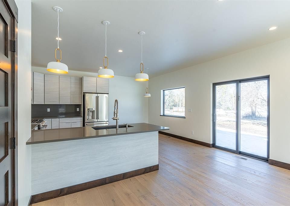 Resort View End Unit Plan, Karrow Avenue Townhomes, Whitefish, MT