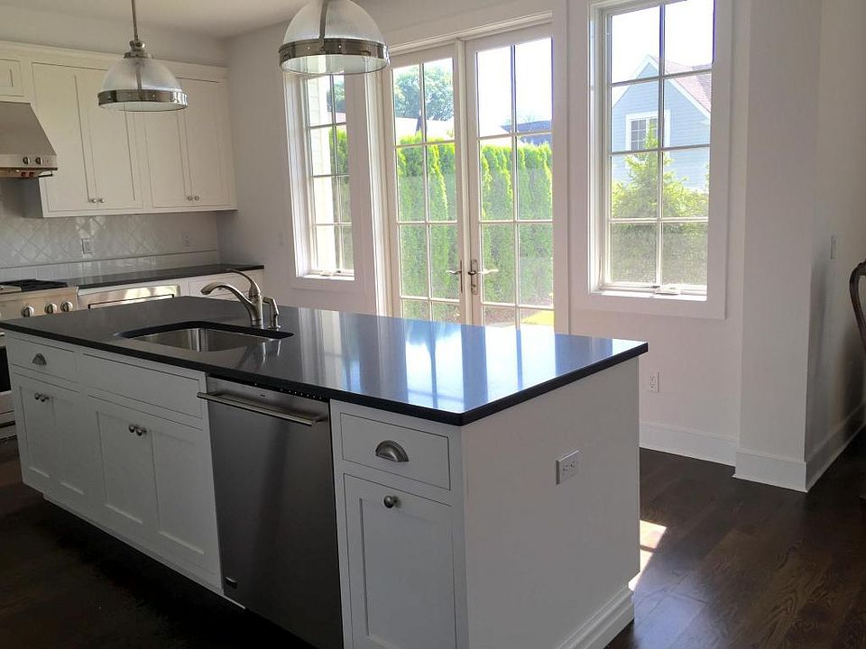 2nd image of 38 Kensett Ln