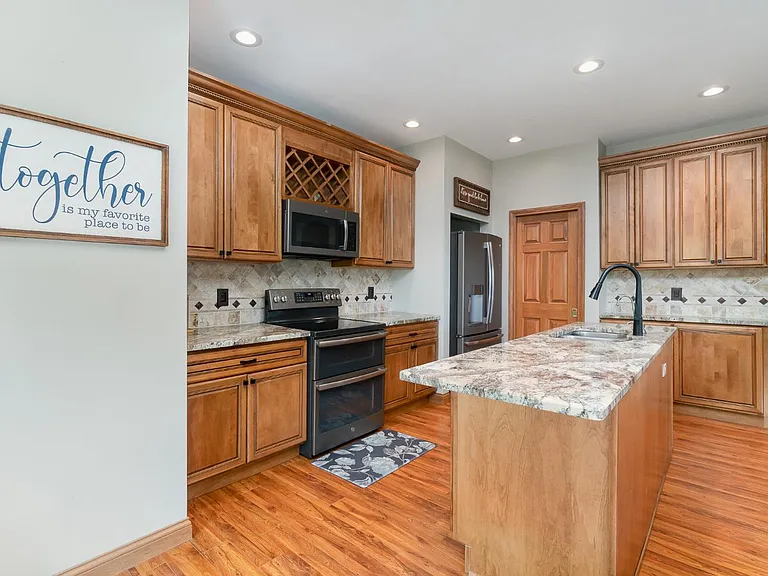 1753 Cove Cir E — Photo 6