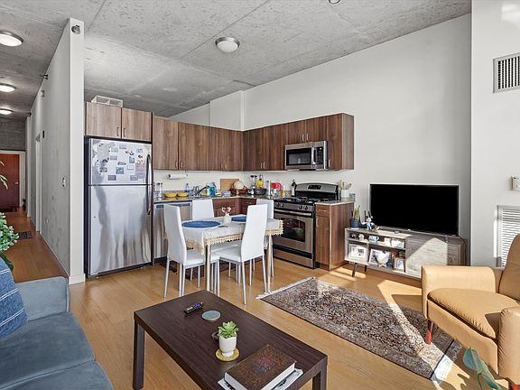 2nd image of 235 W Van Buren St Unit 3509