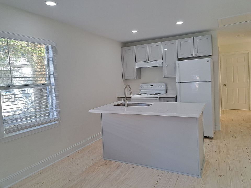 1st image of 3617 Cecil St #3619